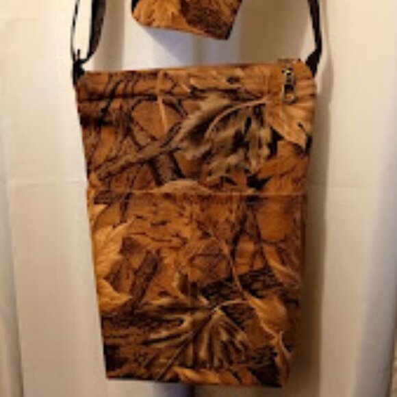 New Travel Sling Crossbody Bag Travel Purse Carryall Wallet Set Brown Camo Leaf - Picture 3 of 16